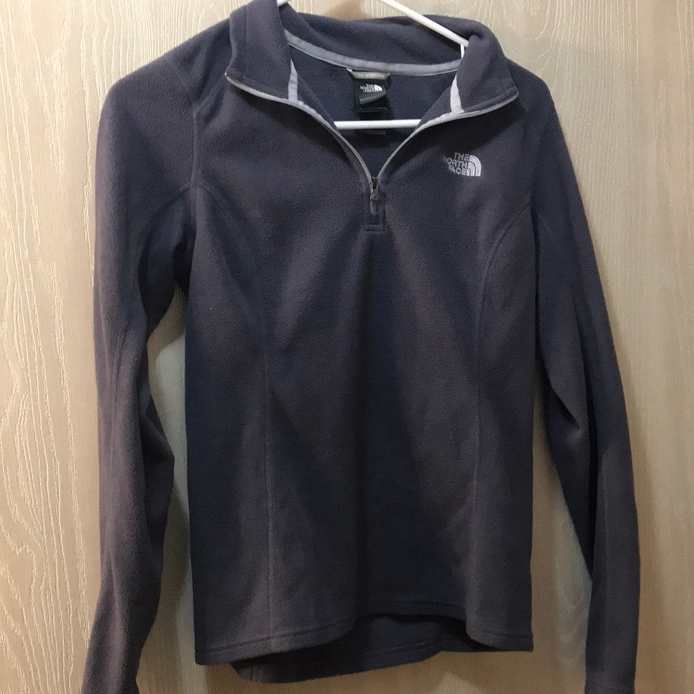 Women’s north face pullover